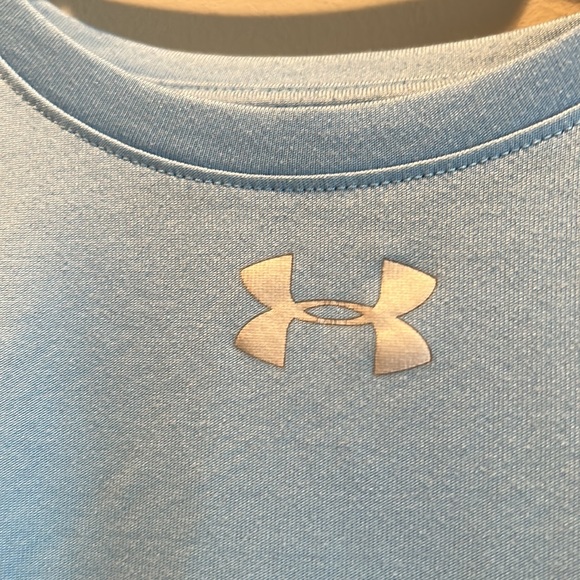 *5/$15* EUC, under armour, boys, loose fit heat gear tee - Picture 2 of 6